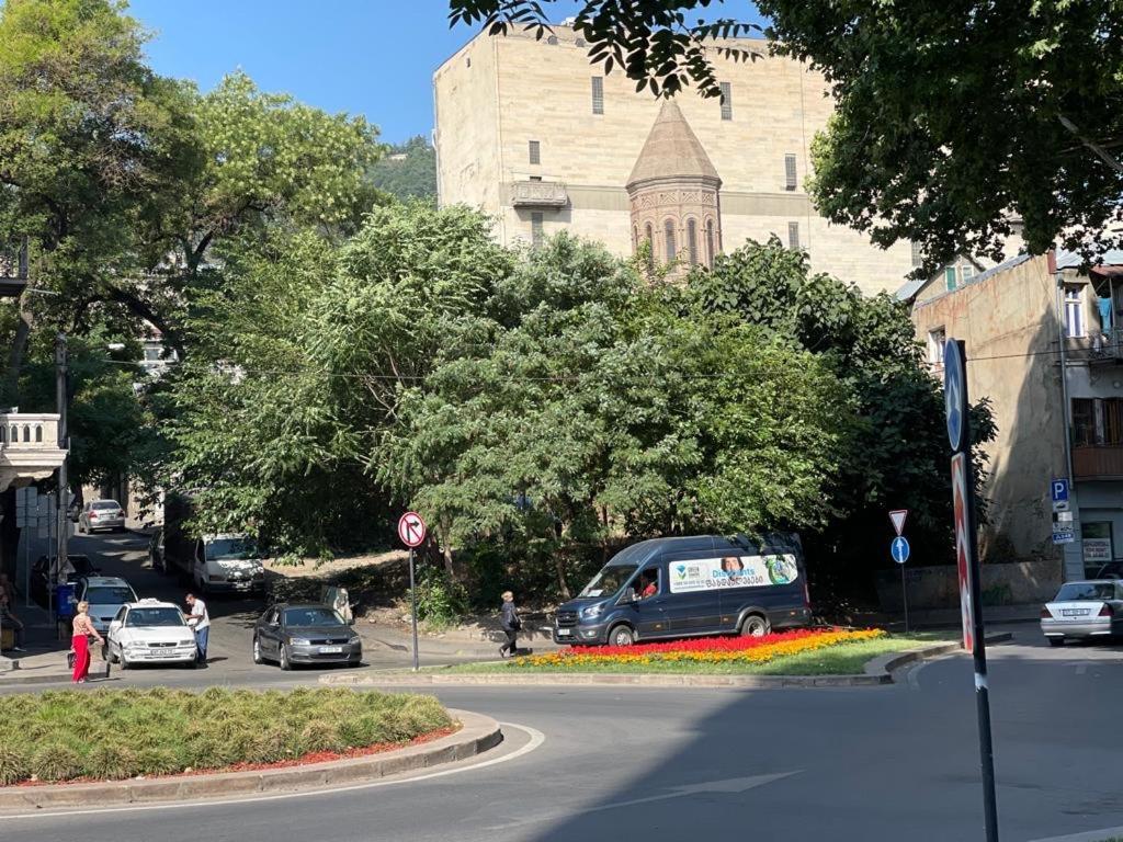 Apartment Dadu Tiflis Dış mekan fotoğraf